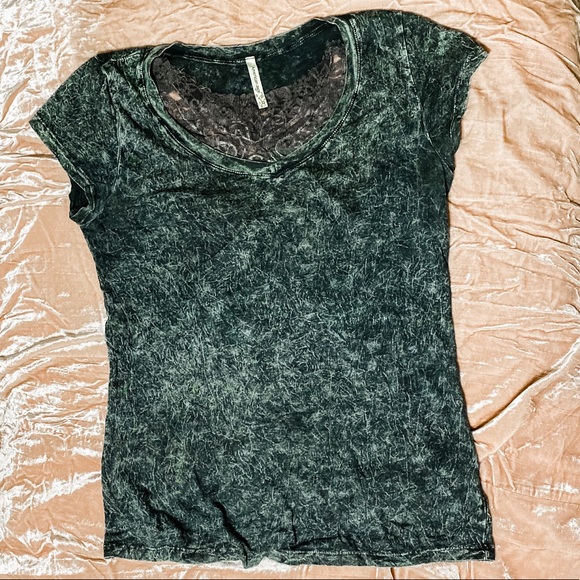 Tops - V neck T-shirt with lace details